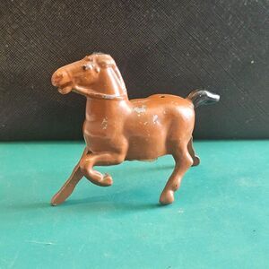 Amish Horse Salt Shaker Mid-Century Pot Metal Figurine Vintage Western